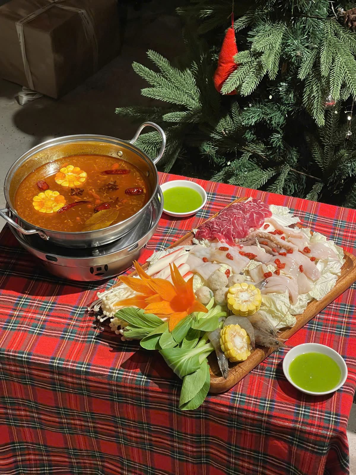 Lẩu tiềm sa chùy tại Tiệm lẩu Ông Quan